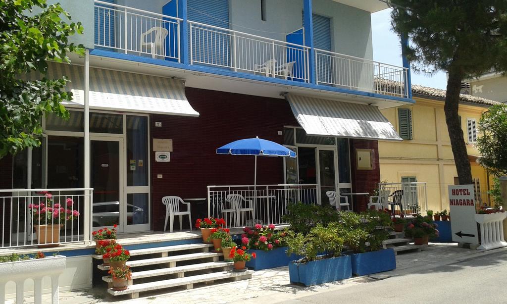 Hotel Niagara Marotta Exteriör bild